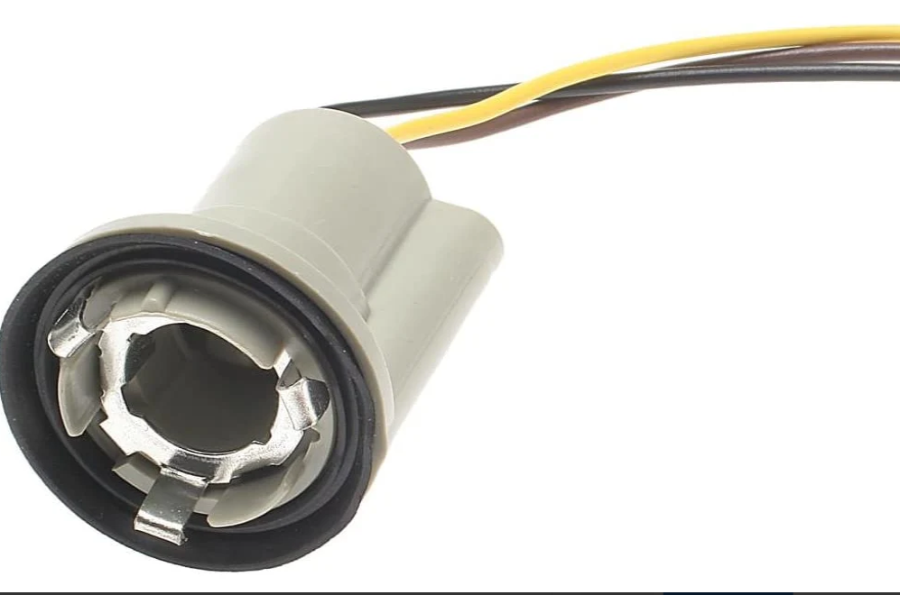 1973-80 GM Truck Parklight (round headlights), 1973-87 GM Truck Tail Light (fleetside), Socket and Pigtail, Each.